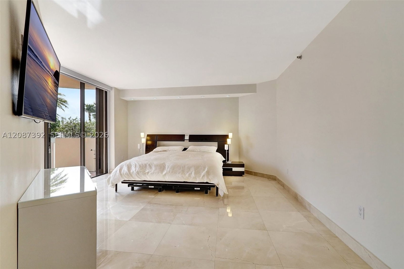 Real estate property located at 4000 ISLAND BLVD #402, Miami-dade, Williams Island, Aventura, FL