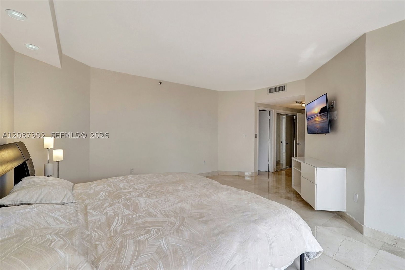 Real estate property located at 4000 ISLAND BLVD #402, Miami-dade, Williams Island, Aventura, FL