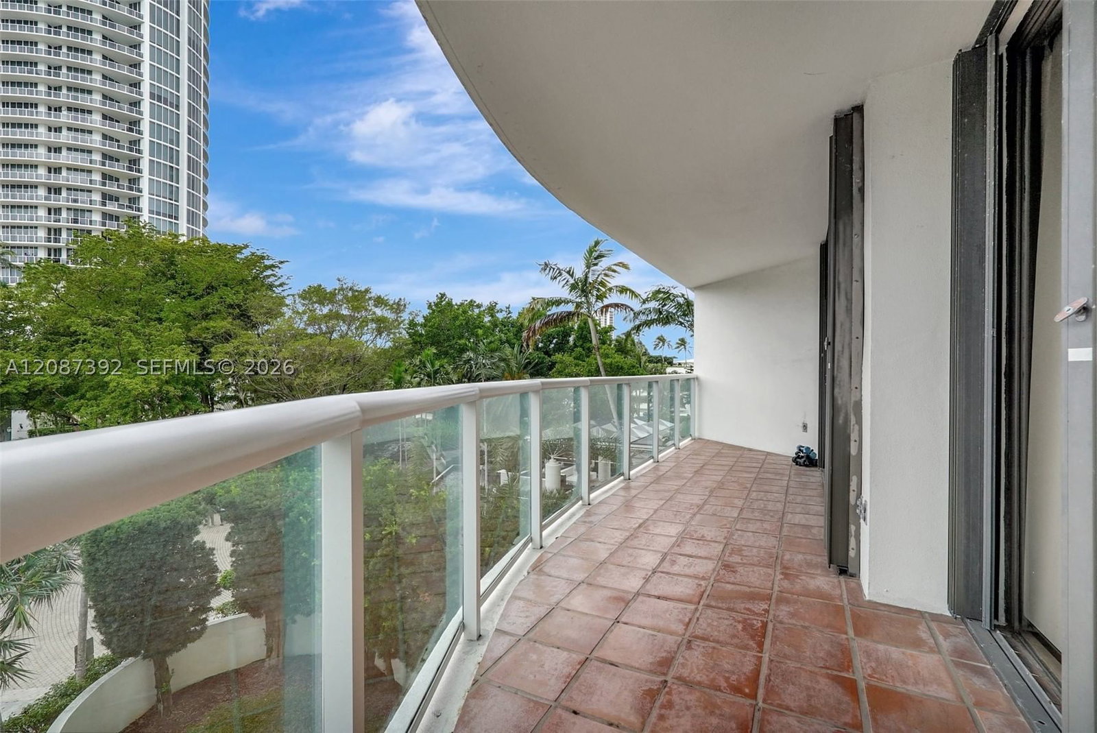 Real estate property located at 4000 ISLAND BLVD #402, Miami-dade, Williams Island, Aventura, FL