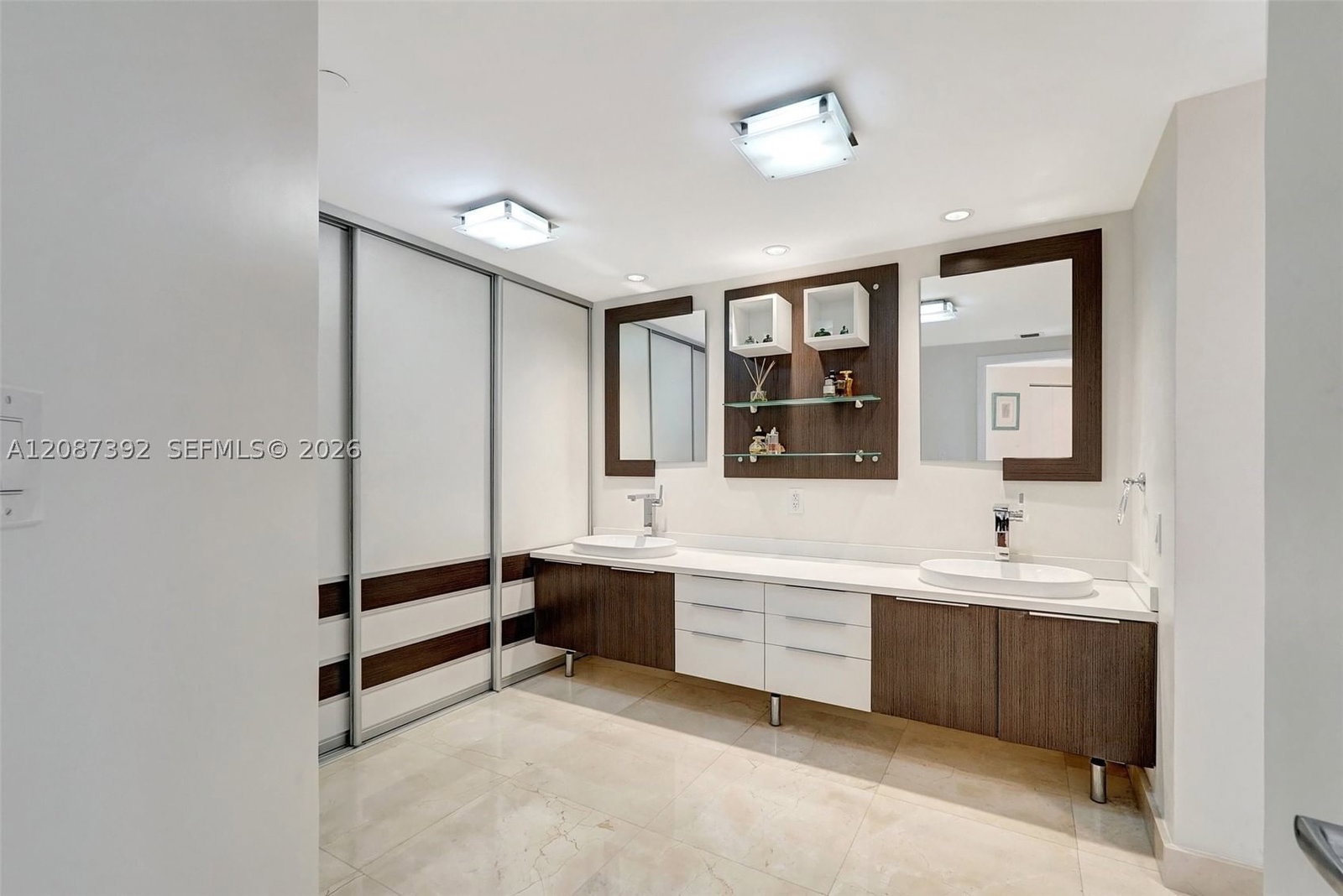 Real estate property located at 4000 ISLAND BLVD #402, Miami-dade, Williams Island, Aventura, FL