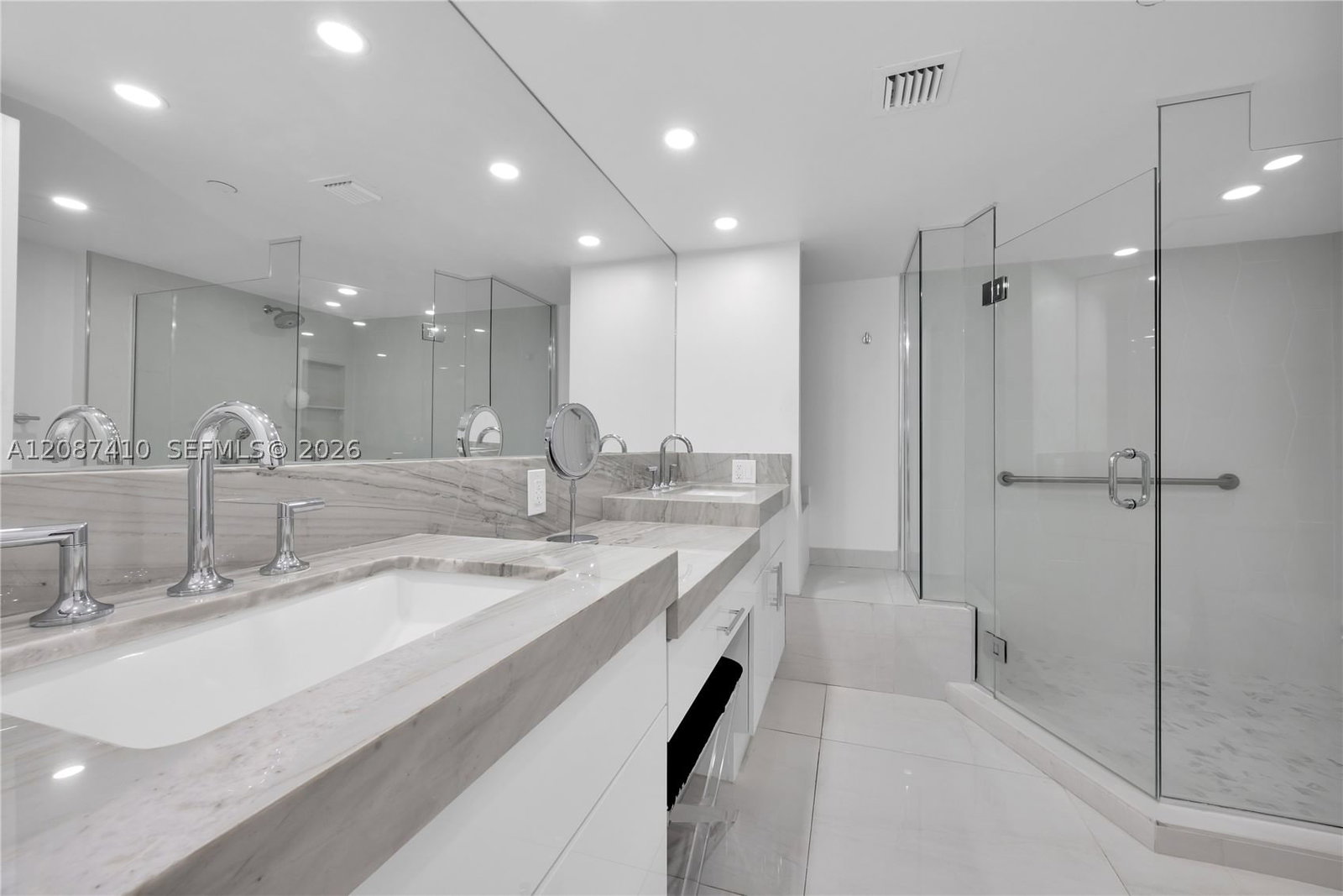 Real estate property located at 2000 Towerside Ter #1206, Miami-dade, Towers Of Quayside Condo, Miami, FL