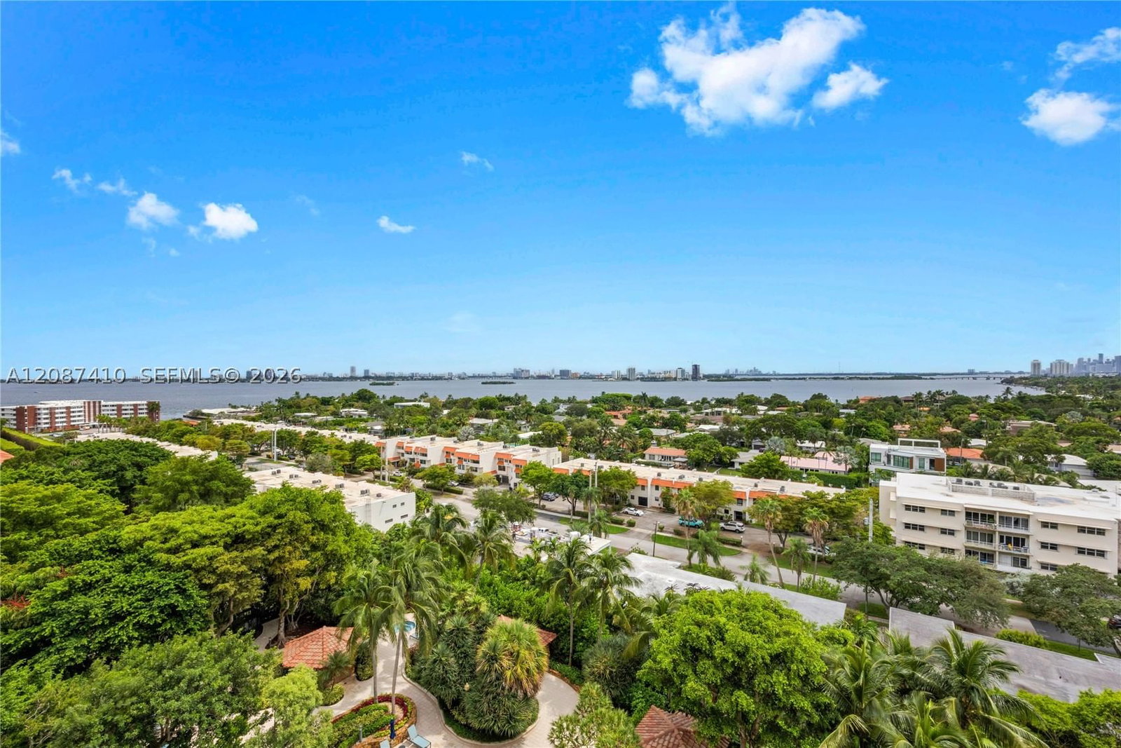 Real estate property located at 2000 Towerside Ter #1206, Miami-dade, Towers Of Quayside Condo, Miami, FL