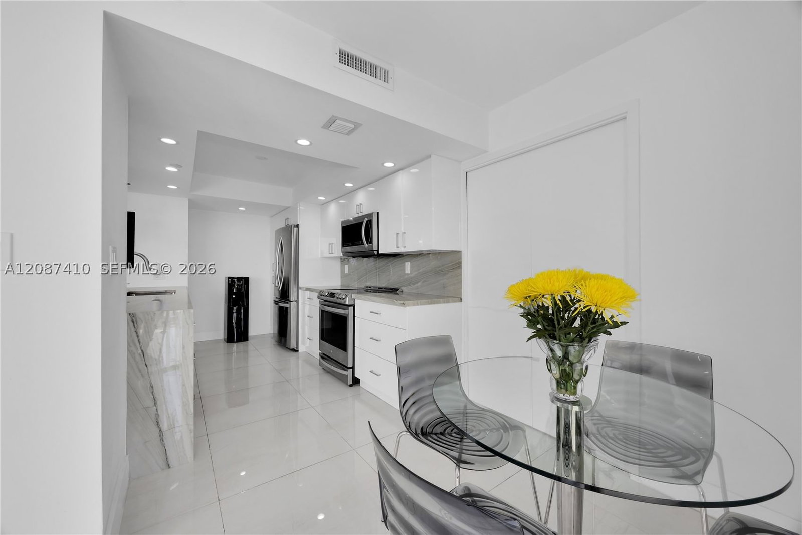 Real estate property located at 2000 Towerside Ter #1206, Miami-dade, Towers Of Quayside Condo, Miami, FL