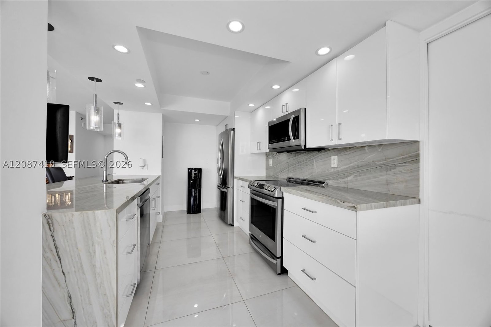 Real estate property located at 2000 Towerside Ter #1206, Miami-dade, Towers Of Quayside Condo, Miami, FL