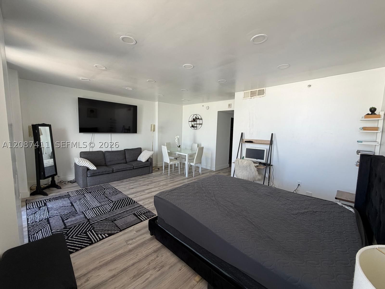 Real estate property located at 2829 Indian Creek Dr #804, Miami-dade, Clearview Towers Condo, Miami Beach, FL