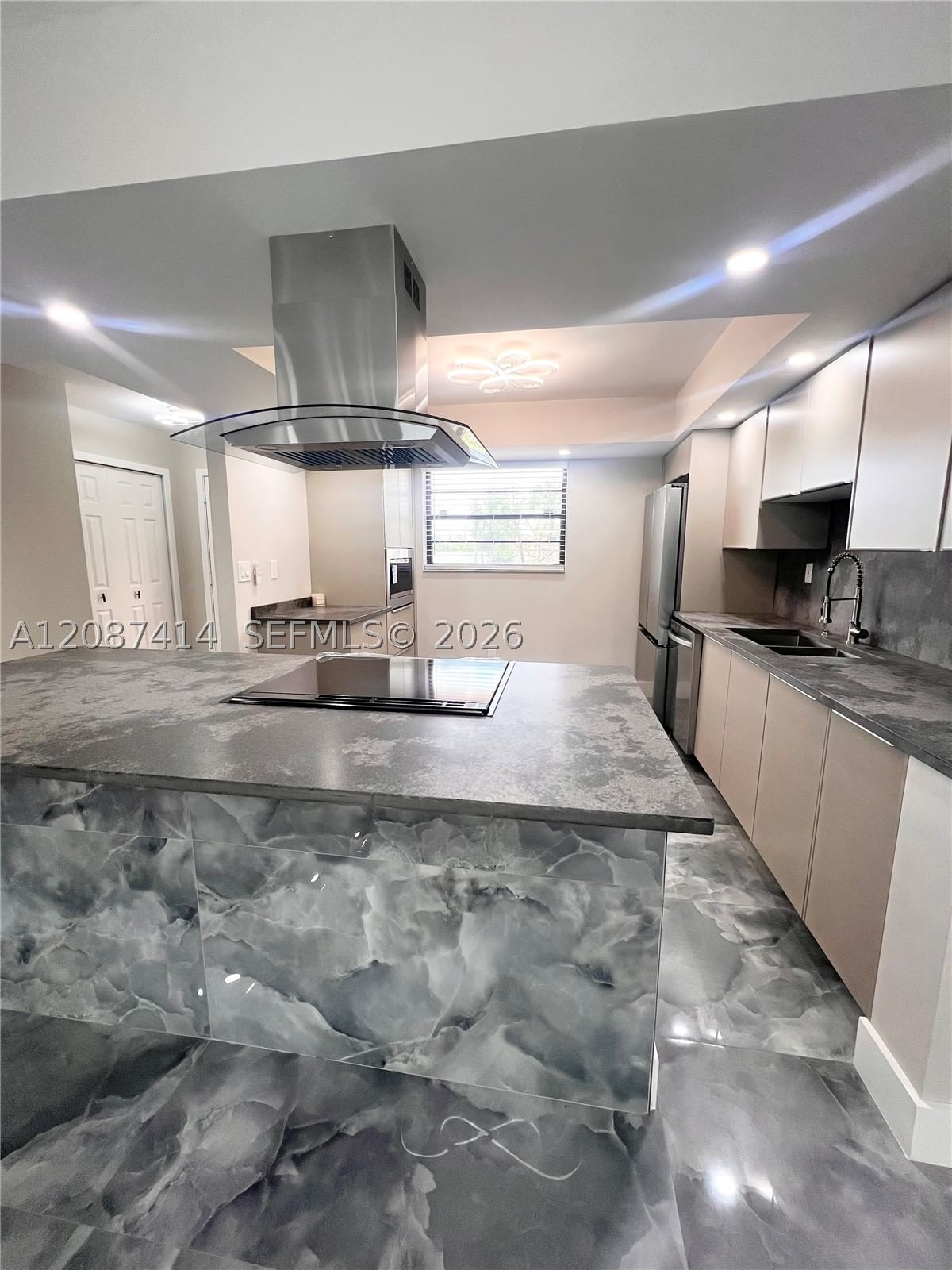 Real estate property located at 4930 Sabal Palm Blvd #206, Broward, Lakes Of Carriage Hills, Tamarac, FL