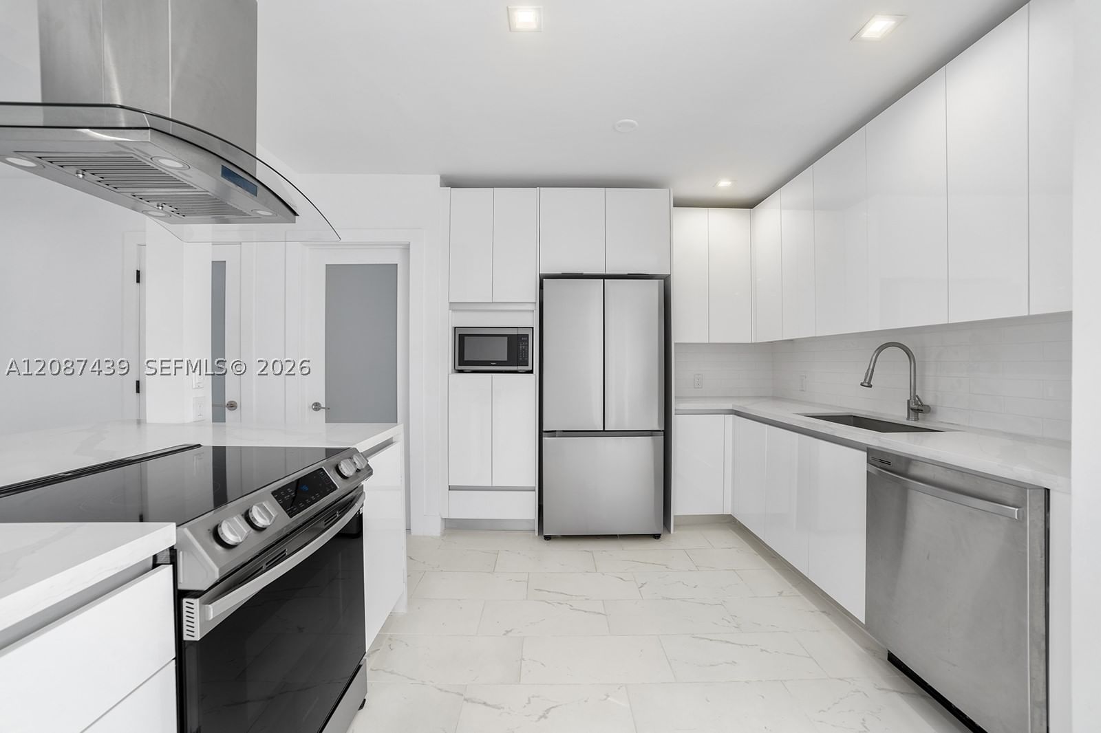 Real estate property located at 3909 Garden Ave, Miami-dade, Jane Apartments Condo, Miami Beach, FL