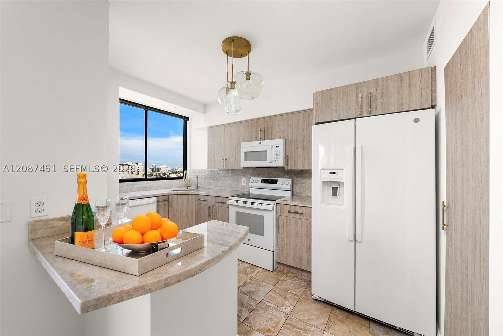 Real estate property located at 1330 West Ave #811, Miami-dade, The Waverly At South Beac, Miami Beach, FL