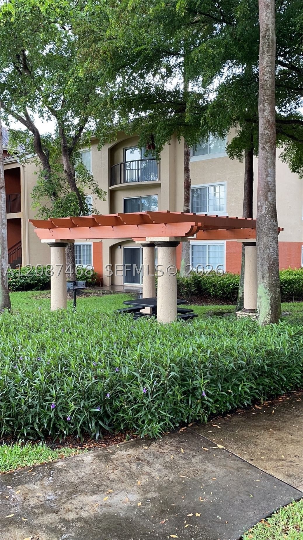 Real estate property located at 4195 Haverhill Rd #318, Palm Beach, Grand Isles Condo, West Palm Beach, FL