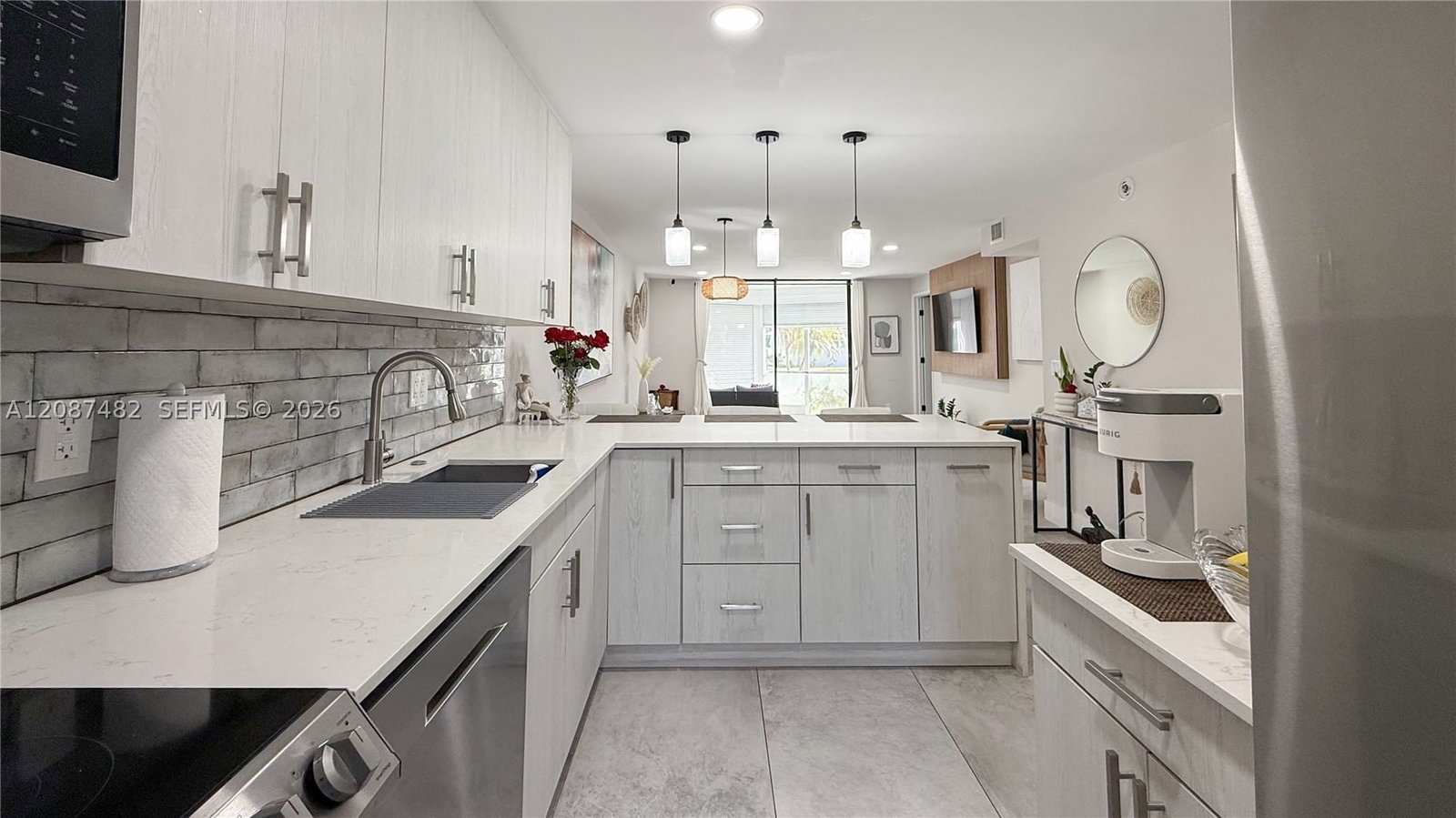 Real estate property located at 400 10th St #112, Broward, Deerfield Beach Gardens C, Deerfield Beach, FL