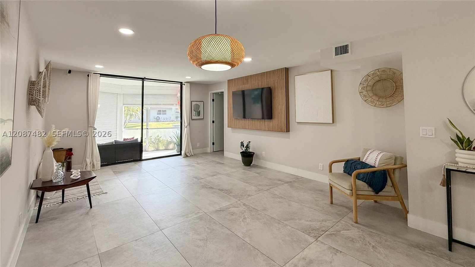 Real estate property located at 400 10th St #112, Broward, Deerfield Beach Gardens C, Deerfield Beach, FL