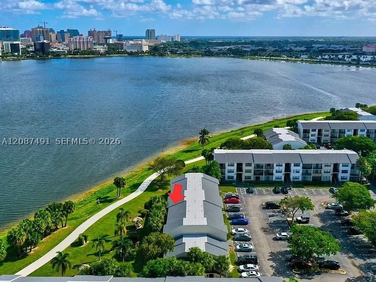Real estate property located at 714 Executive Center Dr #28, Palm Beach, Clear Lake Club Condo, West Palm Beach, FL