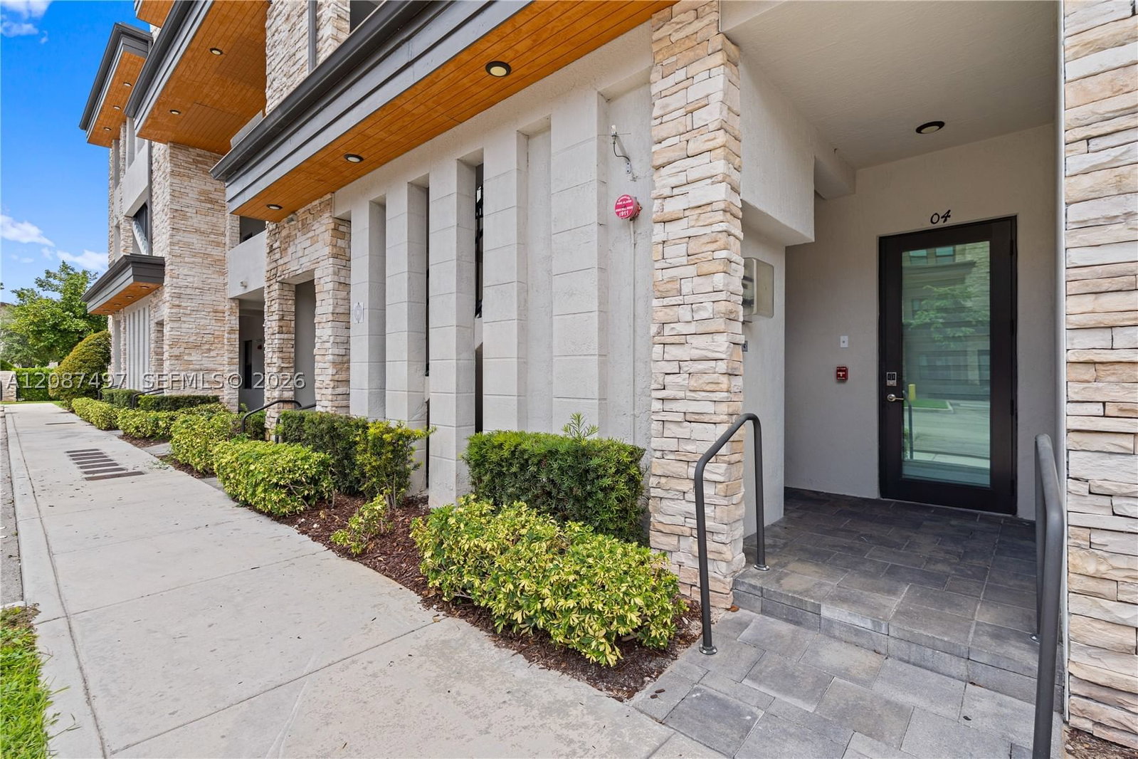 Real estate property located at 7865 104th Ave #4, Miami-dade, Grand Bay South Villas, Doral, FL