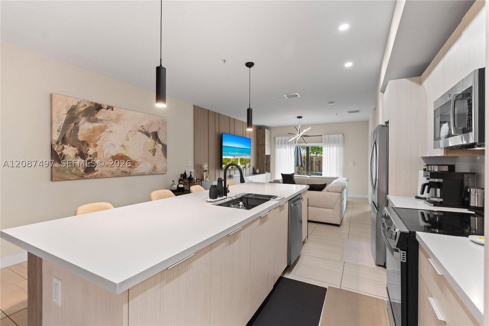 Real estate property located at 7865 104th Ave #4, Miami-dade, Grand Bay South Villas, Doral, FL
