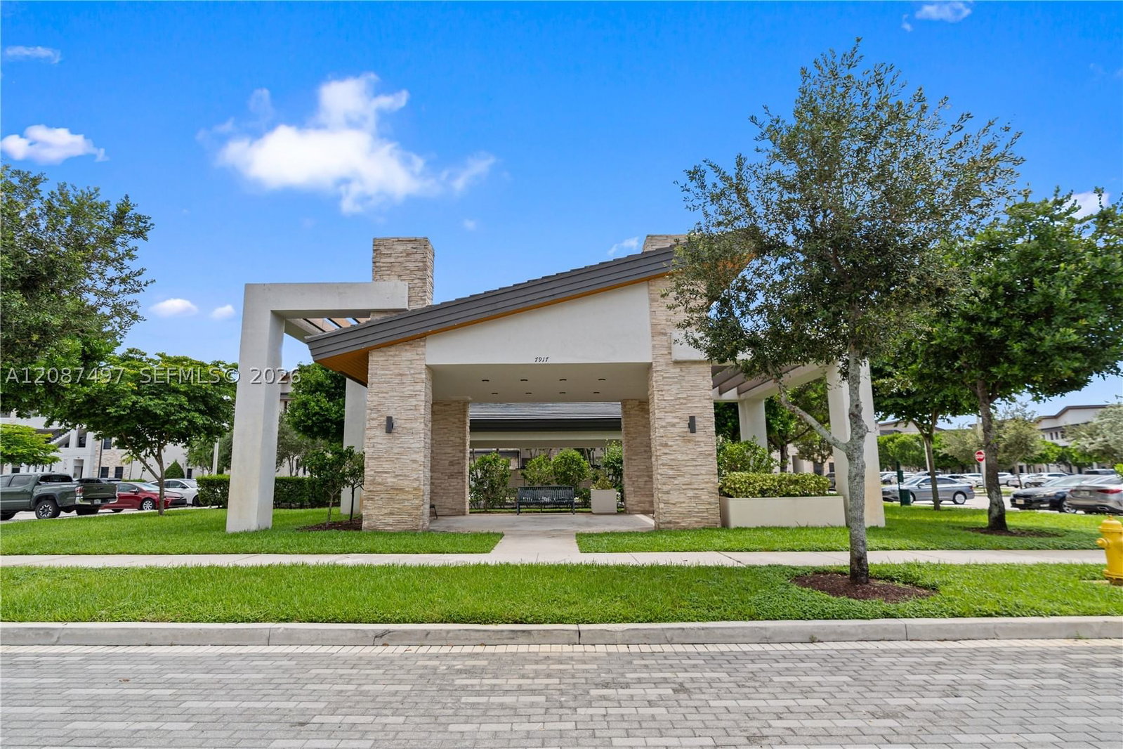 Real estate property located at 7865 104th Ave #4, Miami-dade, Grand Bay South Villas, Doral, FL