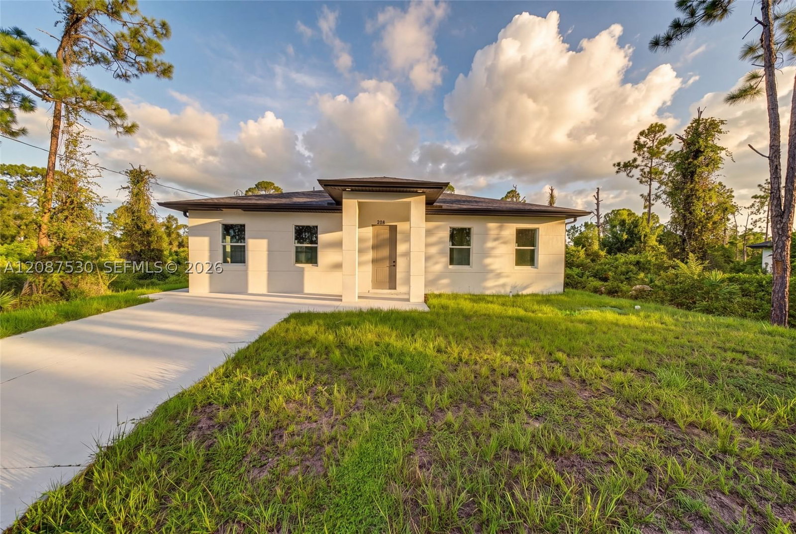 Real estate property located at 308 Mangonia, Lee, Lehigh Acres, Lehigh Acres, FL