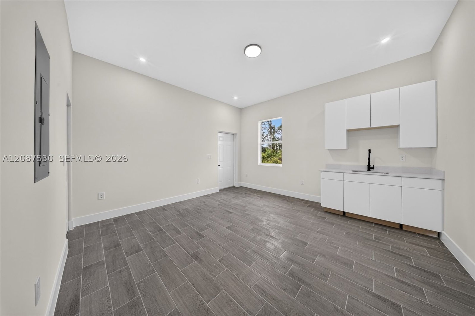 Real estate property located at 308 Mangonia, Lee, Lehigh Acres, Lehigh Acres, FL