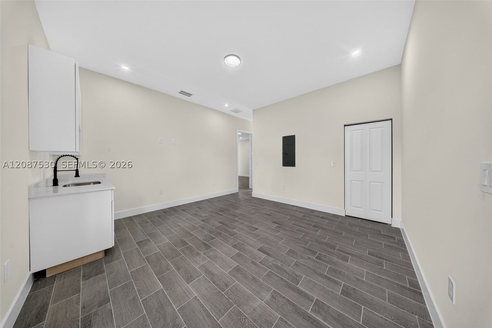 Real estate property located at 308 Mangonia, Lee, Lehigh Acres, Lehigh Acres, FL