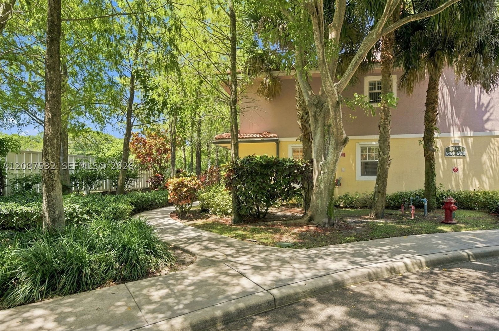 Real estate property located at 6978 Sample Rd #6978, Broward, Cypress Pointe At Coral S, Coral Springs, FL