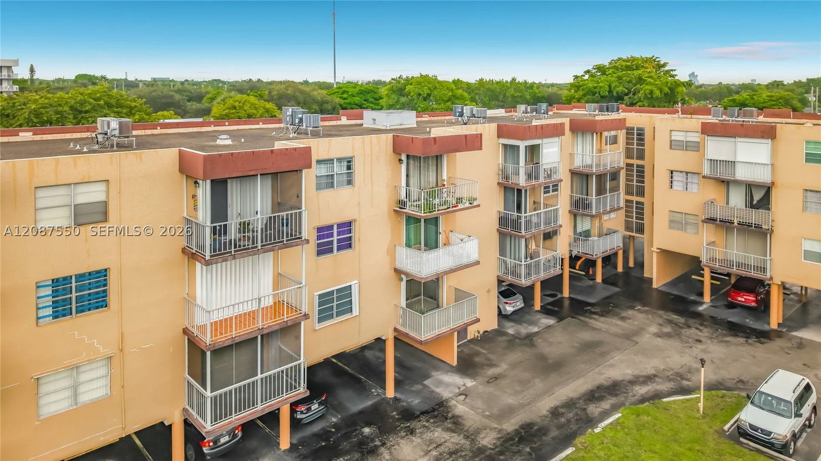 Real estate property located at 1600 Tallwood Ave #204, Broward, Tallwood North Condo, Hollywood, FL