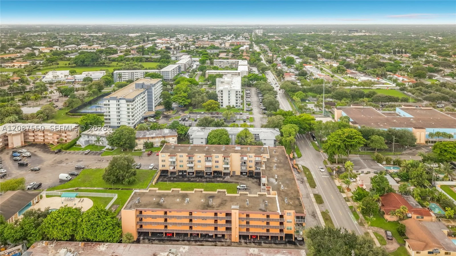 Real estate property located at 1600 Tallwood Ave #204, Broward, Tallwood North Condo, Hollywood, FL