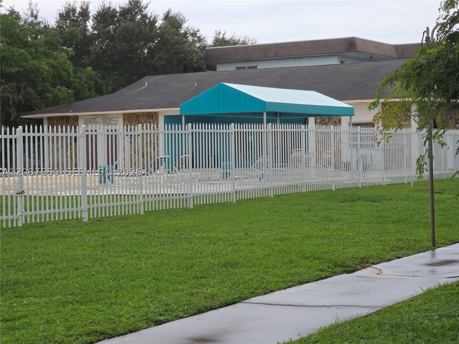 Real estate property located at 1600 Tallwood Ave #204, Broward, Tallwood North Condo, Hollywood, FL