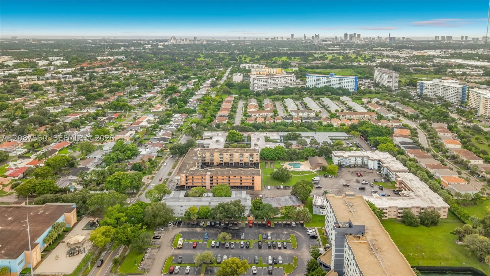 Real estate property located at 1600 Tallwood Ave #204, Broward, Tallwood North Condo, Hollywood, FL