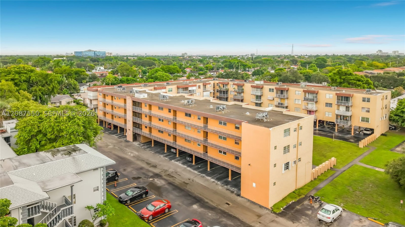 Real estate property located at 1600 Tallwood Ave #204, Broward, Tallwood North Condo, Hollywood, FL