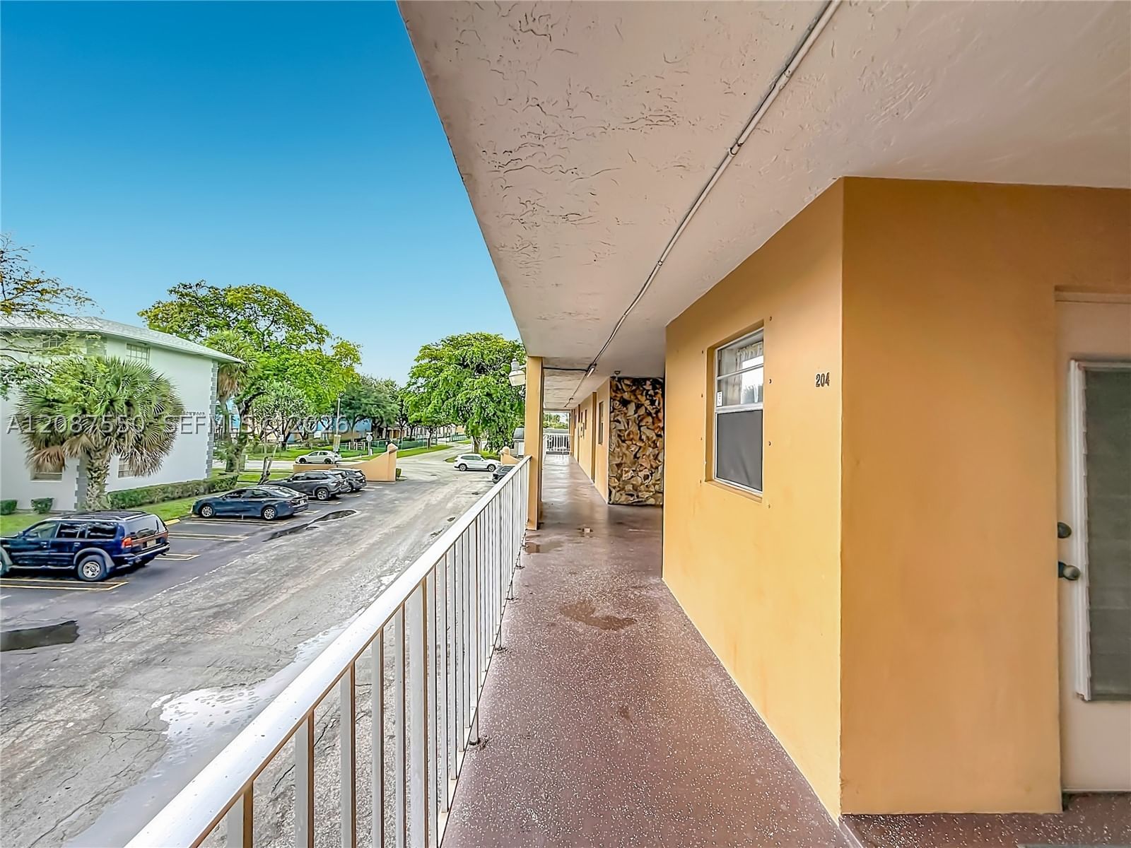 Real estate property located at 1600 Tallwood Ave #204, Broward, Tallwood North Condo, Hollywood, FL