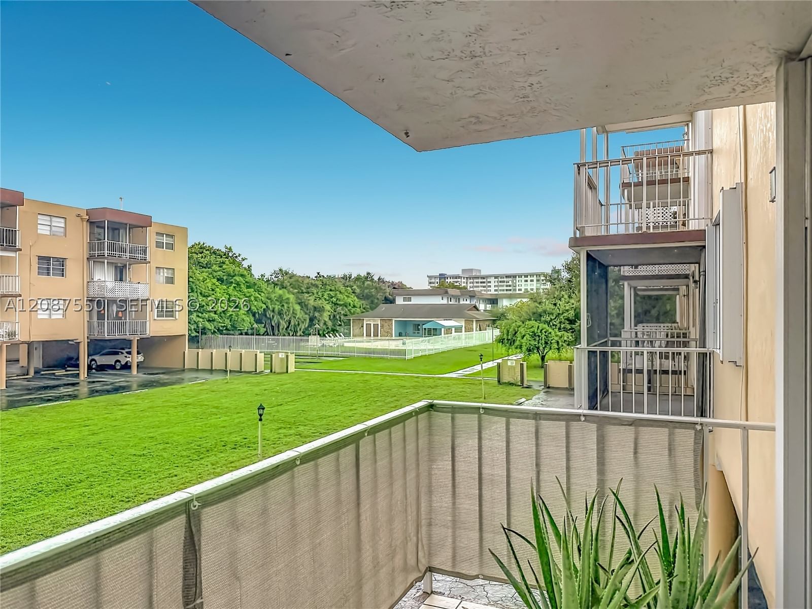Real estate property located at 1600 Tallwood Ave #204, Broward, Tallwood North Condo, Hollywood, FL