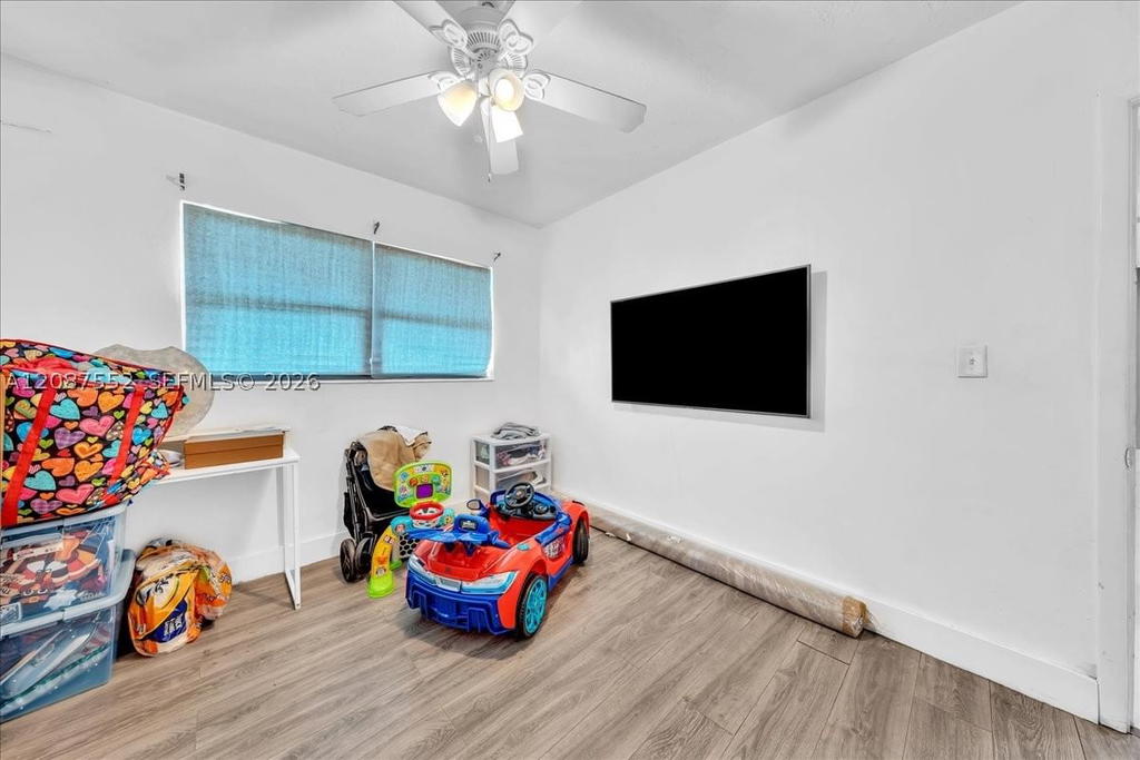 Real estate property located at 1745 189th Ter, Miami-dade, Palmland Estates 1st Addn, Miami Gardens, FL