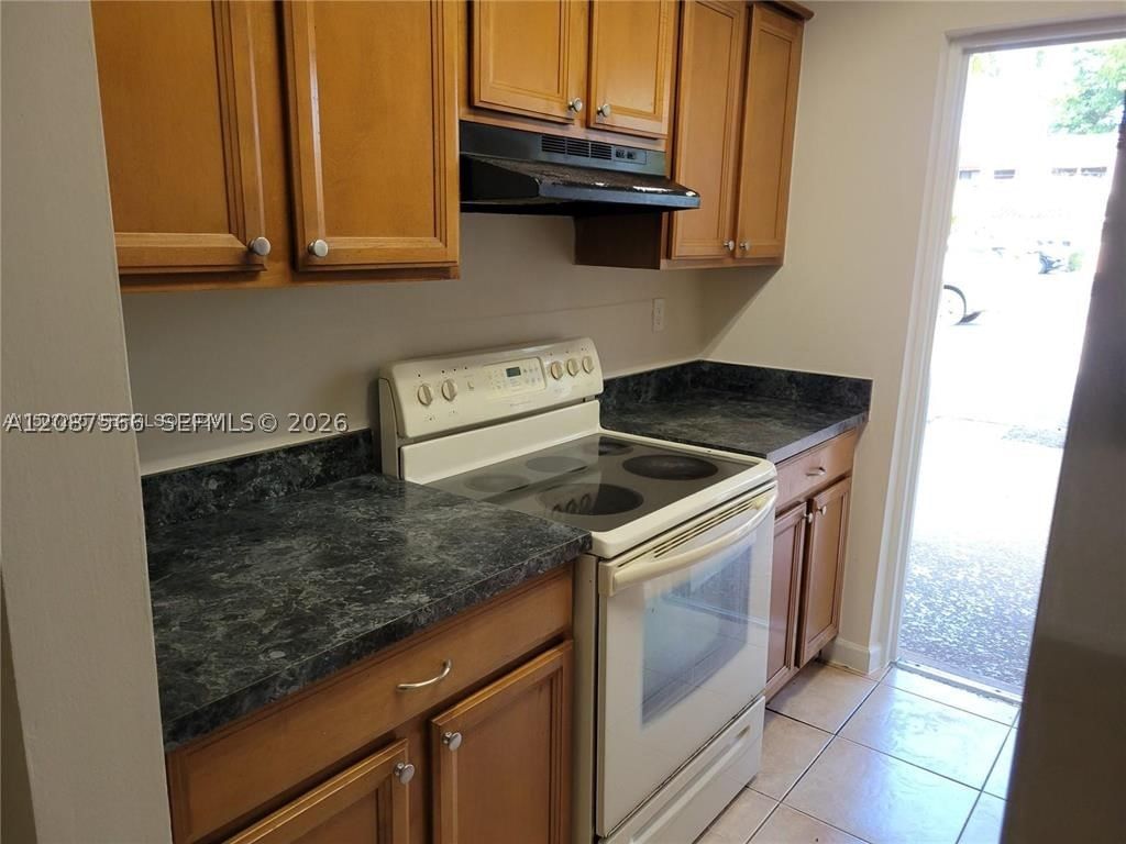 Real estate property located at 8704 35th St #105, Broward, Golfview Arms Inc Condo, Coral Springs, FL