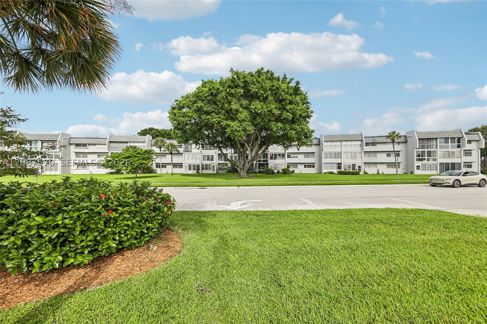 Real estate property located at 7887 Golf Cir Dr #106, Broward, Oriole Golf & Tennis Club, Margate, FL