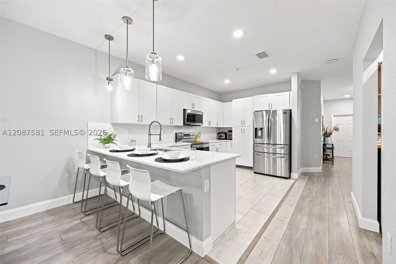 Real estate property located at 156 185th Way, Broward, Stellar Pembroke Pines, Pembroke Pines, FL