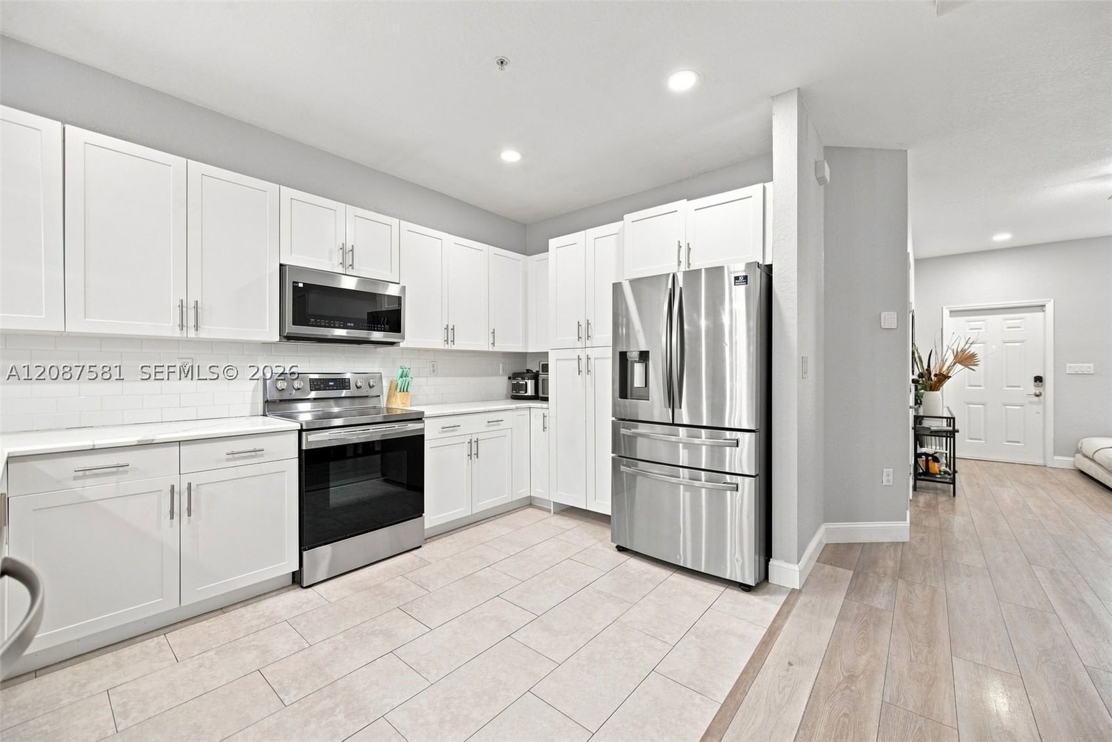 Real estate property located at 156 185th Way, Broward, Stellar Pembroke Pines, Pembroke Pines, FL