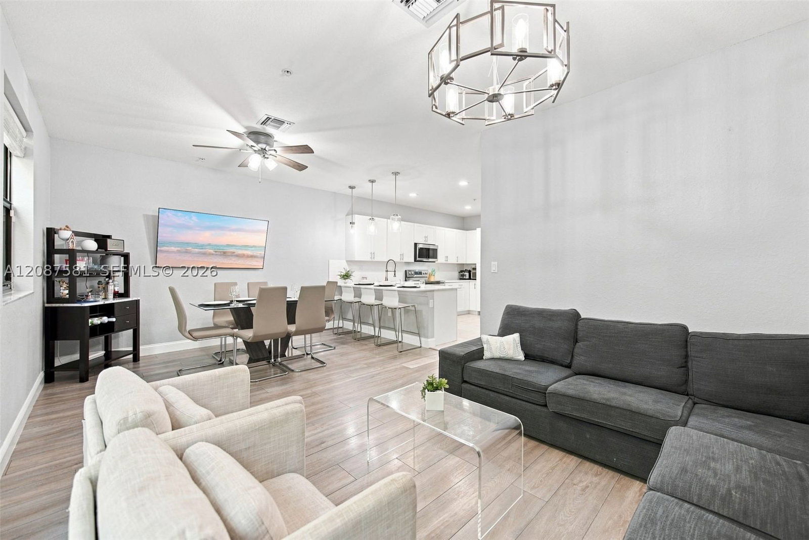 Real estate property located at 156 185th Way, Broward, Stellar Pembroke Pines, Pembroke Pines, FL