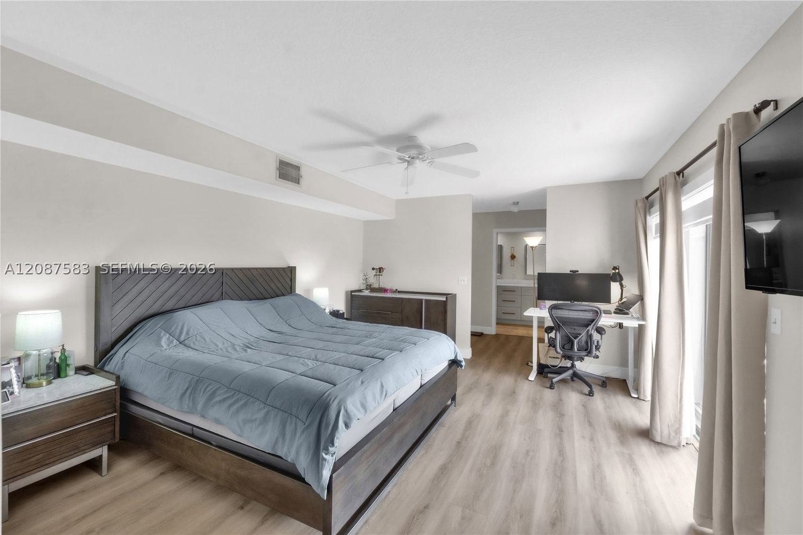 Real estate property located at 11882 12th Pl, Broward, Village At Lake Pine Ii, Davie, FL