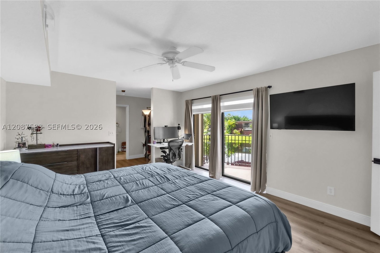 Real estate property located at 11882 12th Pl, Broward, Village At Lake Pine Ii, Davie, FL