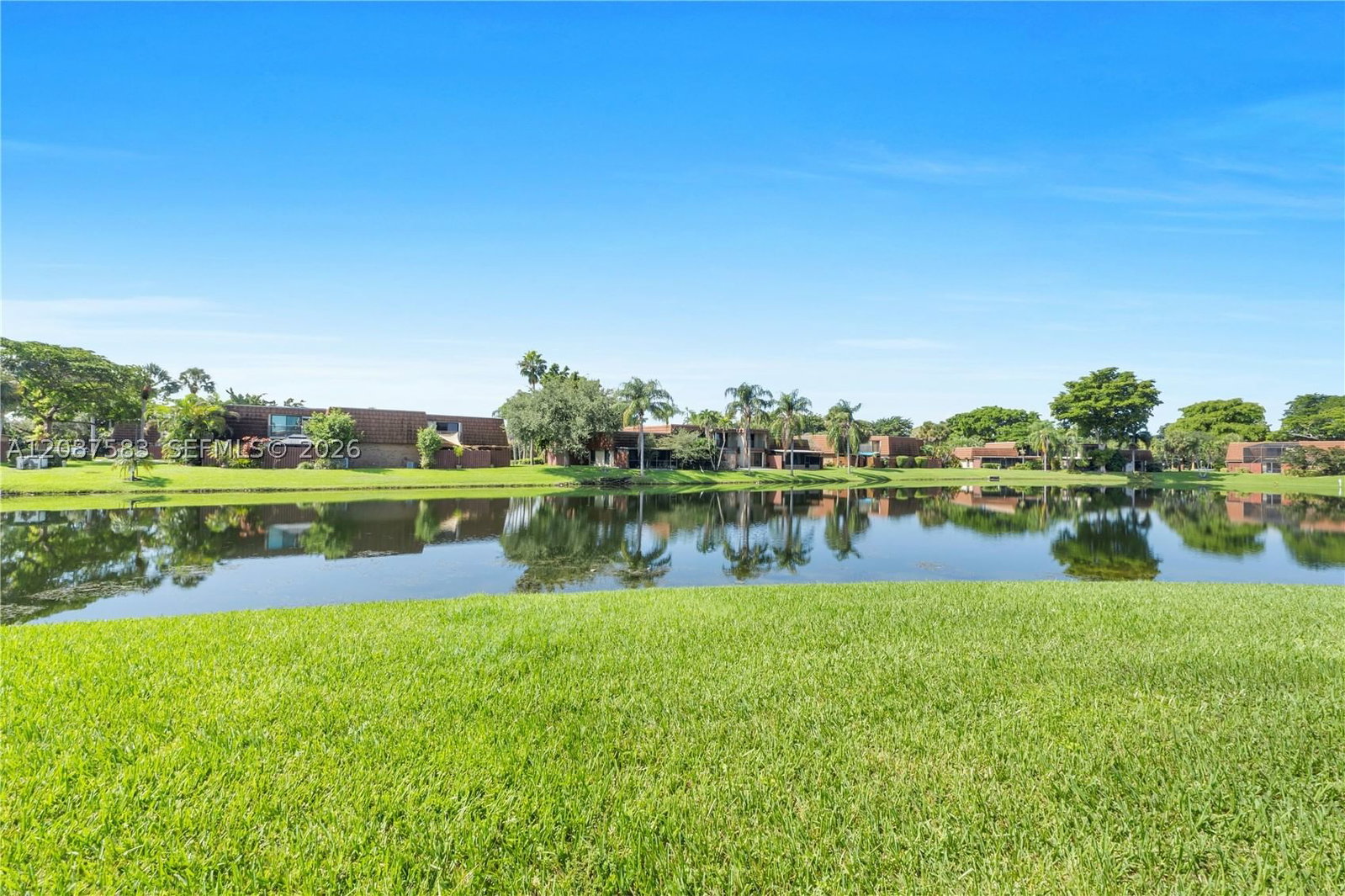 Real estate property located at 11882 12th Pl, Broward, Village At Lake Pine Ii, Davie, FL
