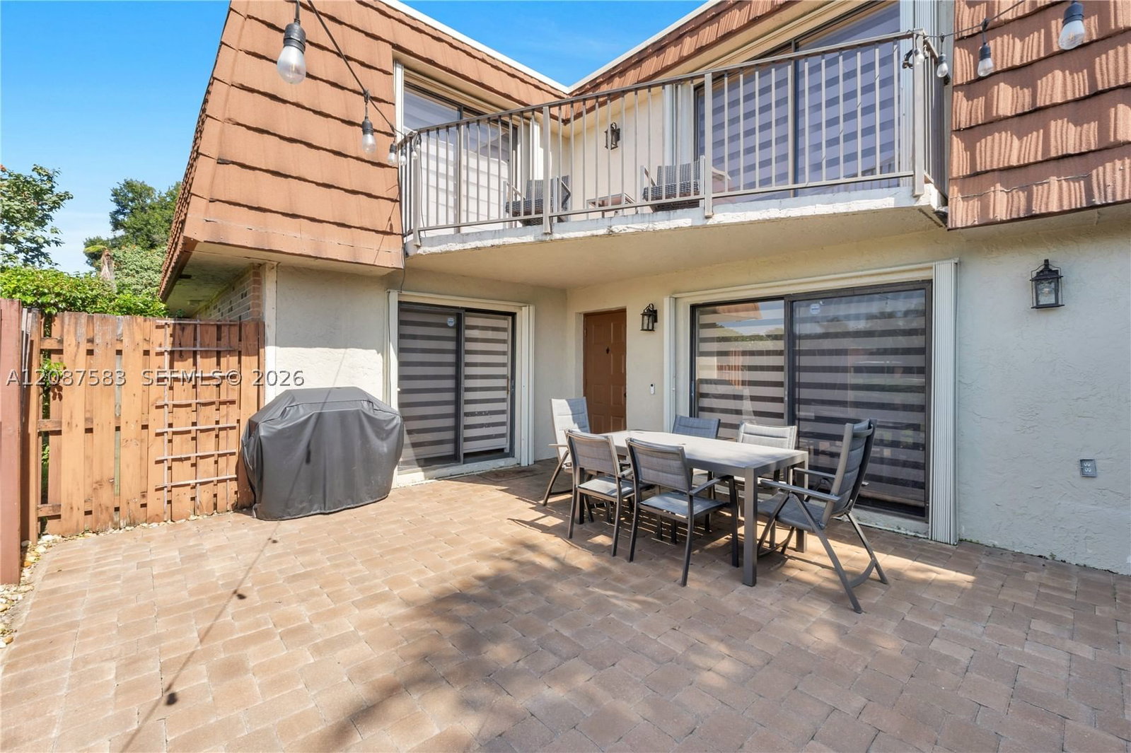 Real estate property located at 11882 12th Pl, Broward, Village At Lake Pine Ii, Davie, FL