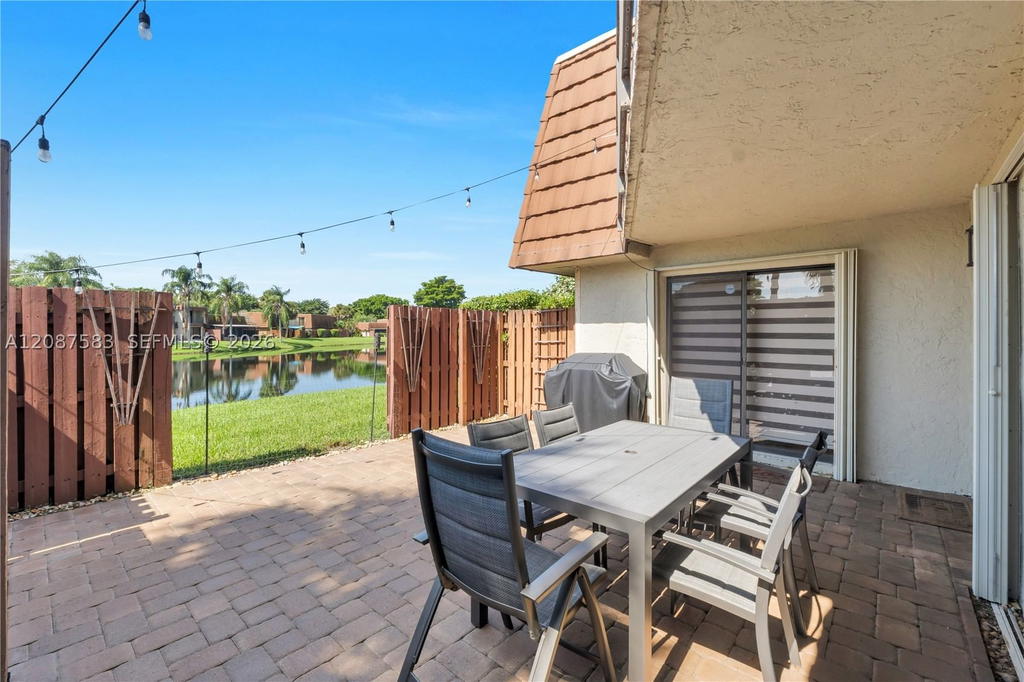 Real estate property located at 11882 12th Pl, Broward, Village At Lake Pine Ii, Davie, FL
