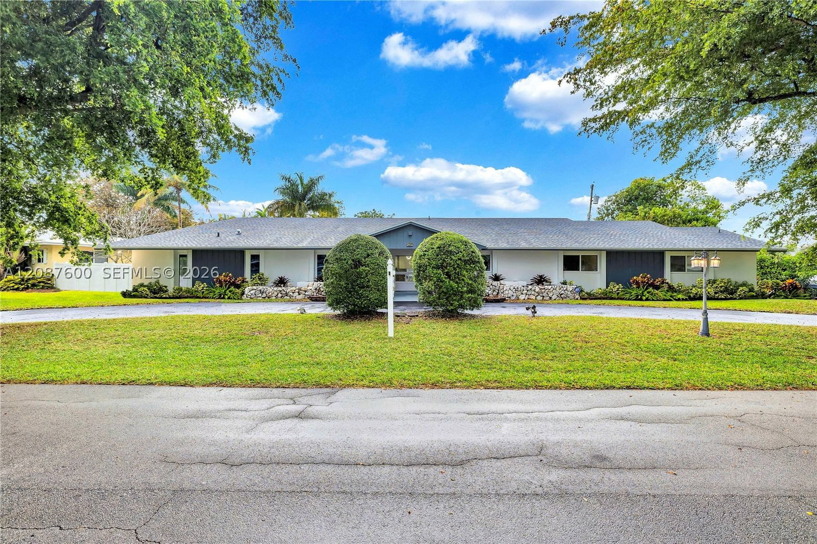 Real estate property located at 3211 Calle Largo Dr, Broward, Orangebrook Golf Estate, Hollywood, FL