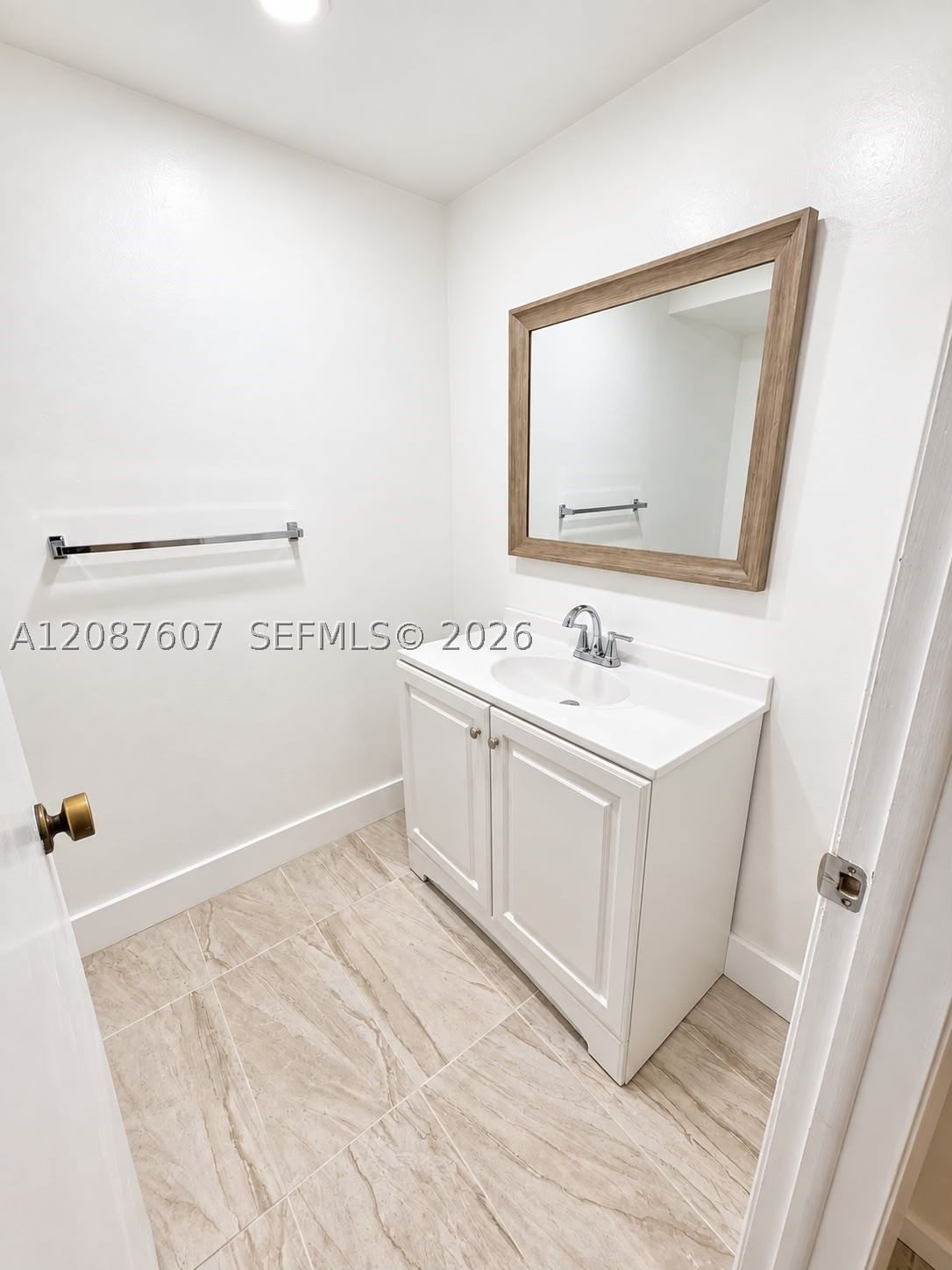 Real estate property located at 301 Racquet Club Rd #310, Broward, Building Four Of Racquet, Weston, FL