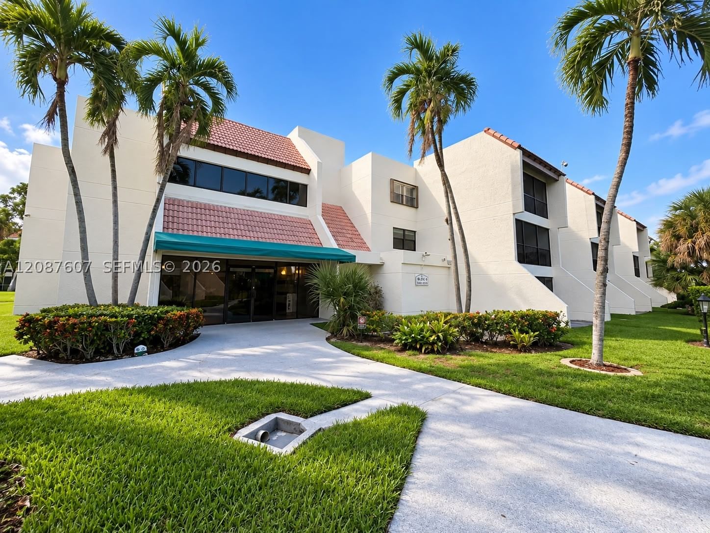 Real estate property located at 301 Racquet Club Rd #310, Broward, Building Four Of Racquet, Weston, FL