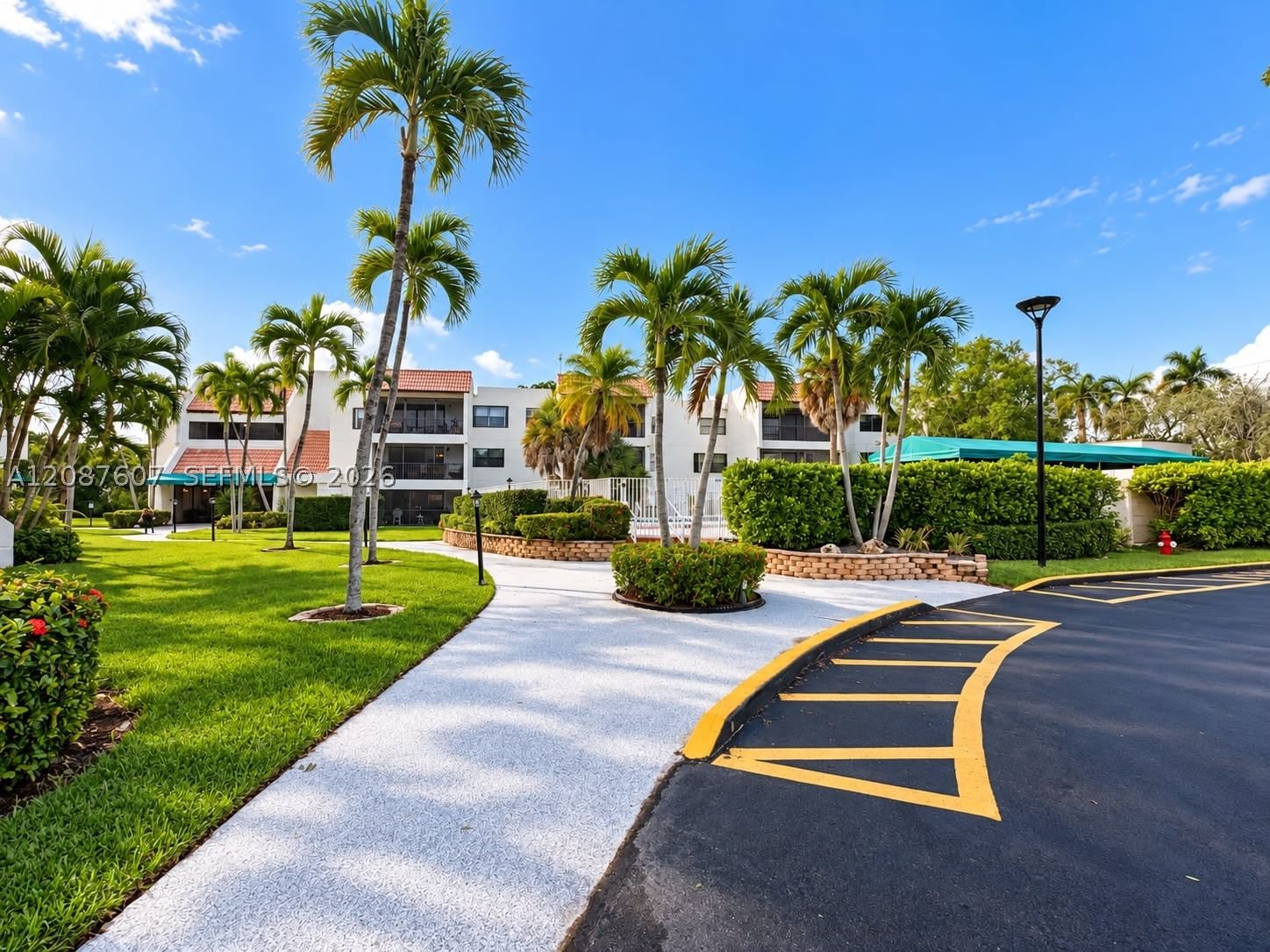 Real estate property located at 301 Racquet Club Rd #310, Broward, Building Four Of Racquet, Weston, FL