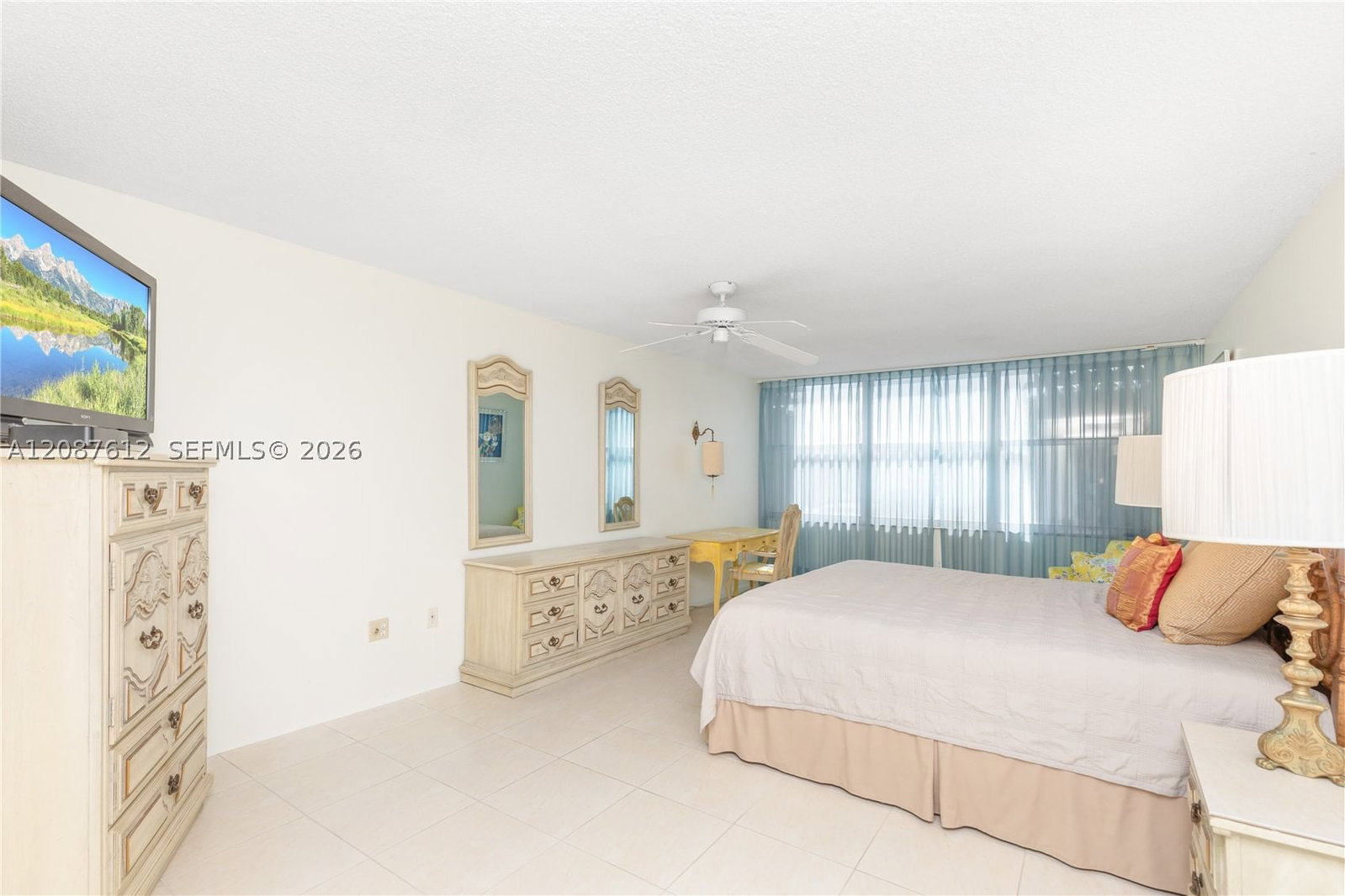 Real estate property located at 2751 Ocean Dr #208S, Broward, Aquarius Condo, Hollywood, FL