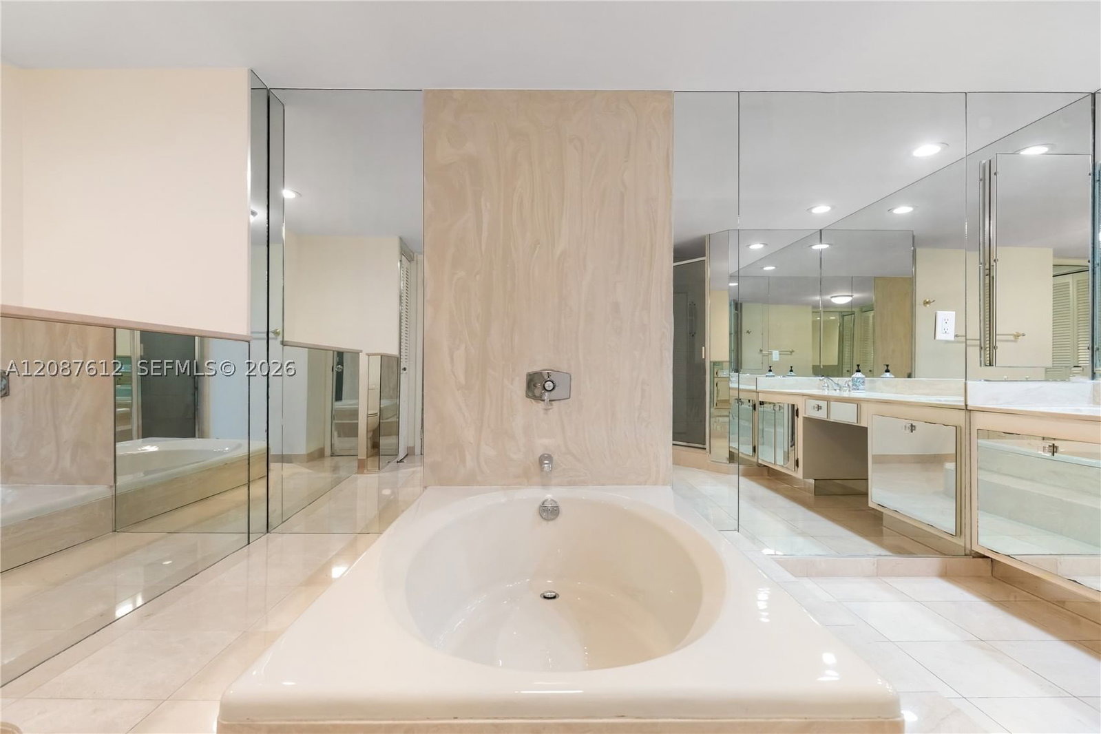 Real estate property located at 2751 Ocean Dr #208S, Broward, Aquarius Condo, Hollywood, FL
