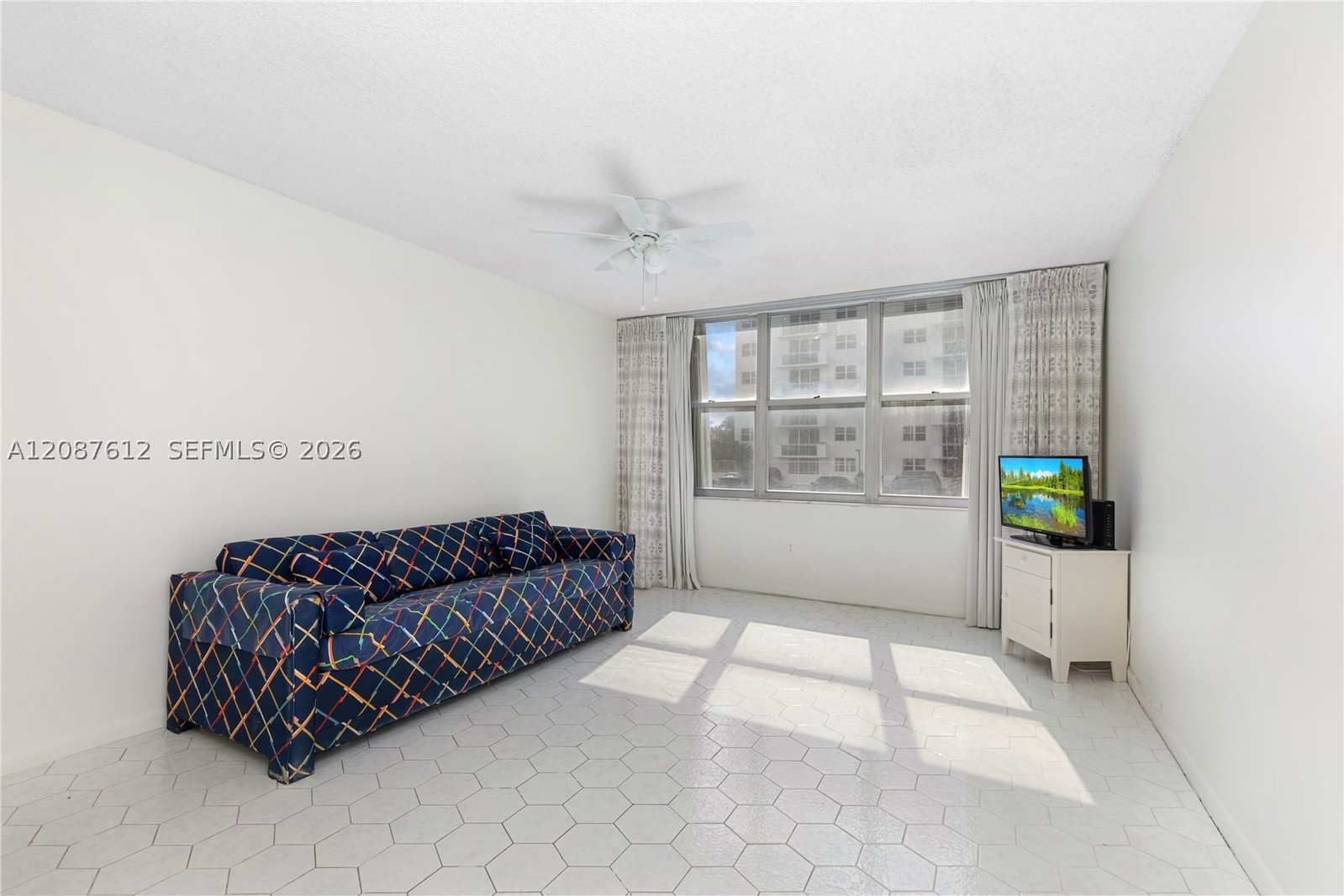 Real estate property located at 2751 Ocean Dr #208S, Broward, Aquarius Condo, Hollywood, FL