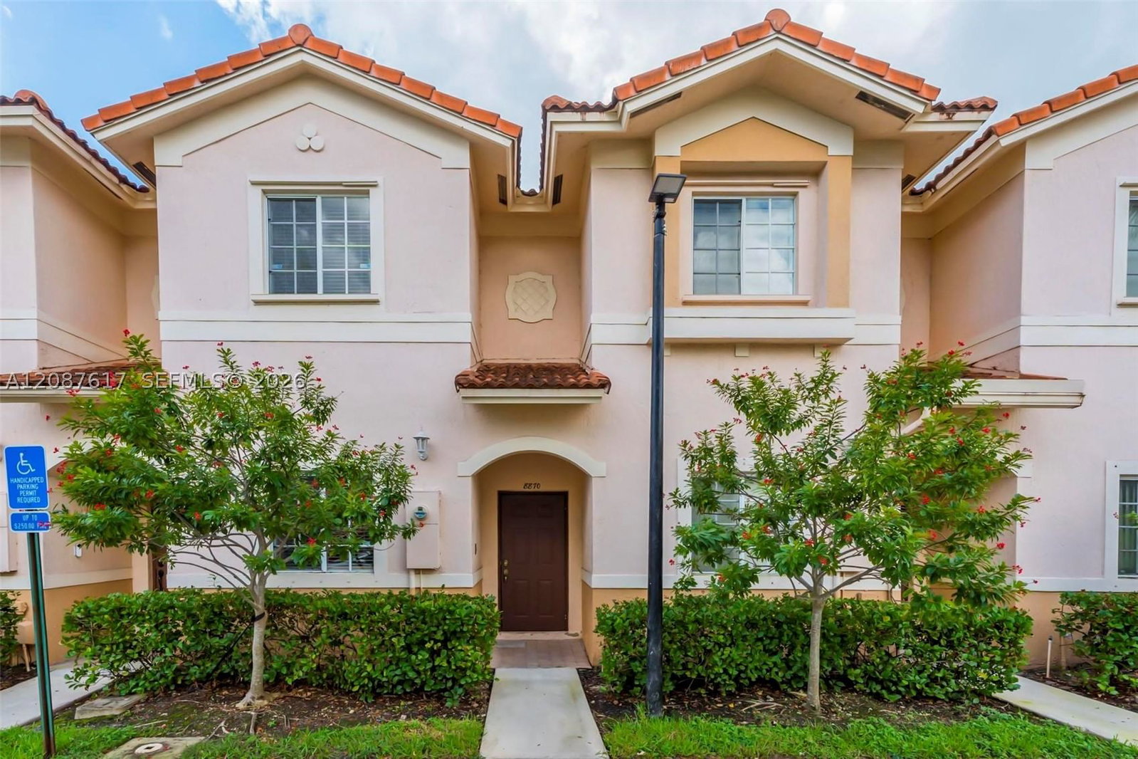 Real estate property located at 8870 Isles Cir, Broward, Woodland Villas 1st Add, Tamarac, FL