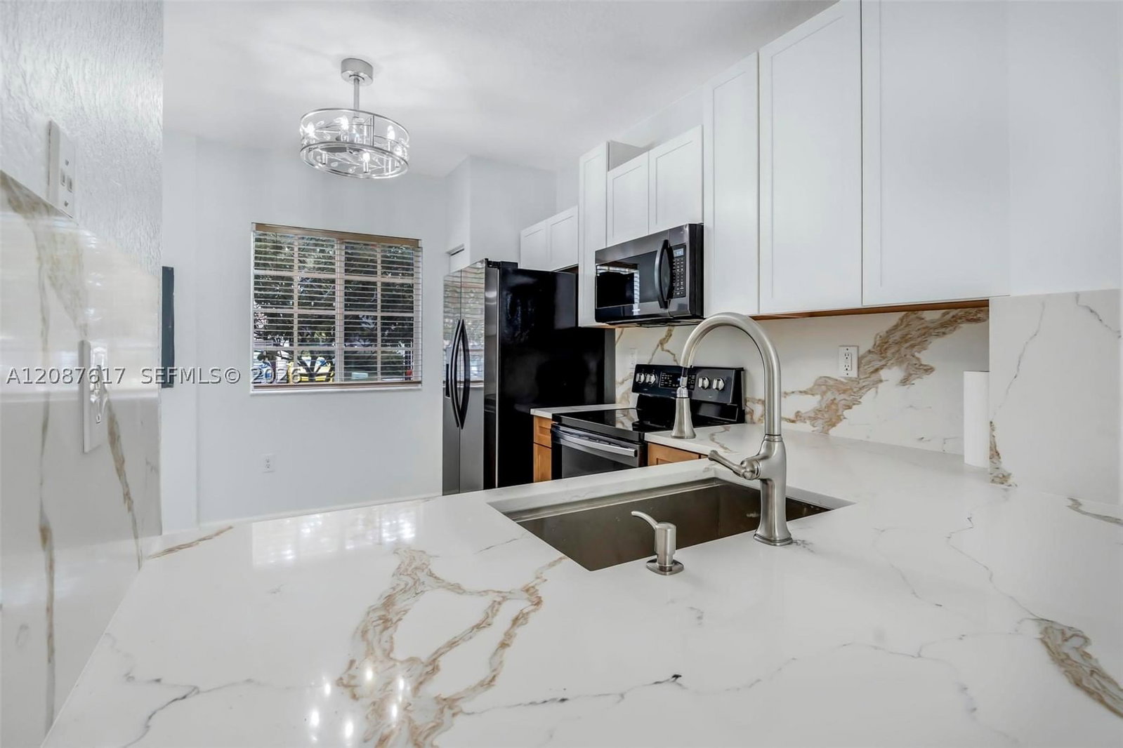 Real estate property located at 8870 Isles Cir, Broward, Woodland Villas 1st Add, Tamarac, FL